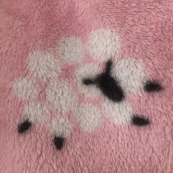 Count your sheep before you sleep! Warm & cute fleece pink pj’s with sheep - Picture 4 of 10